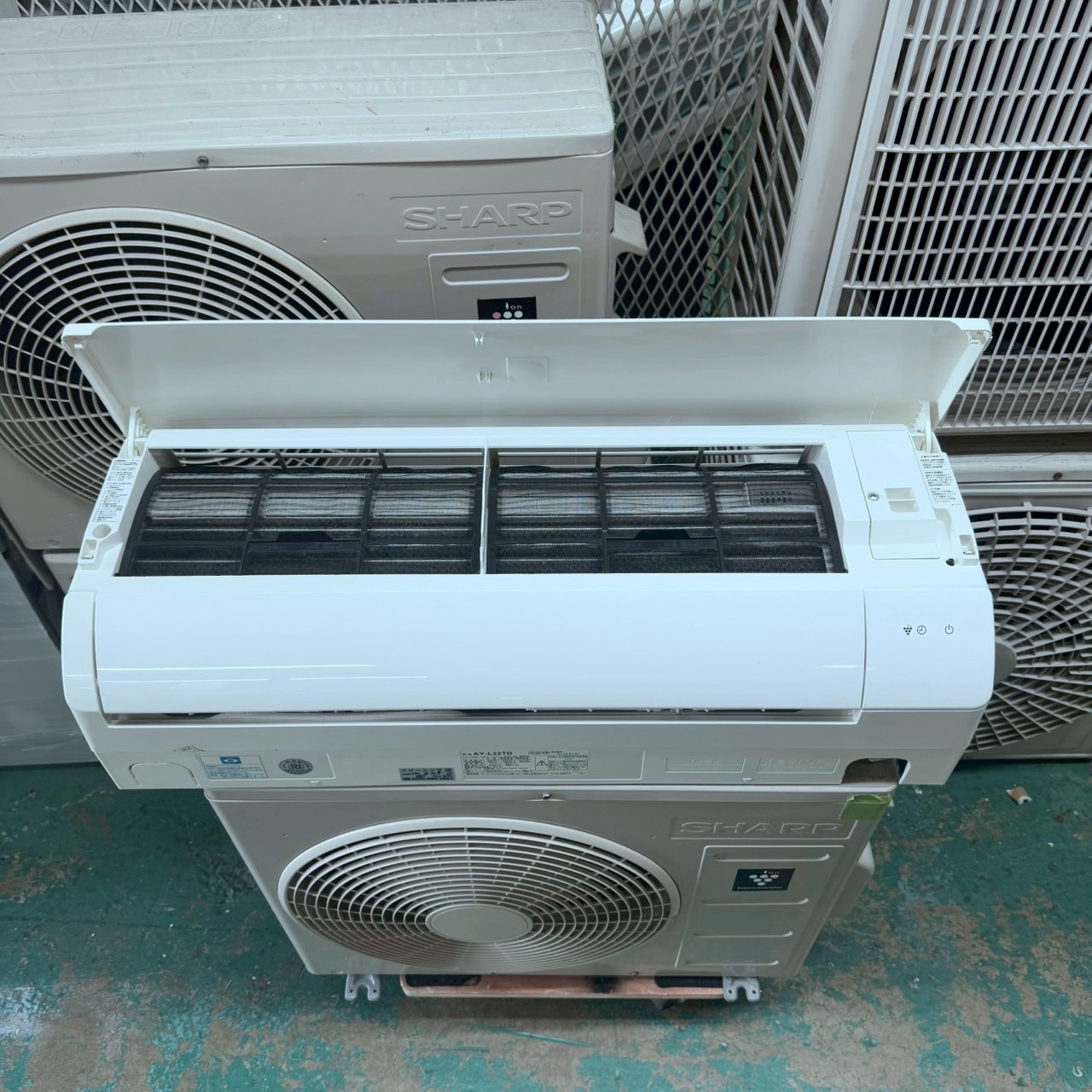 2184 シャープ【AY-L22S-W】2020年製 6畳 エアコン 中古 中古エアコン】K06461 シャープ 2020年製 AY-L22TD 主に6畳用｜兵庫県